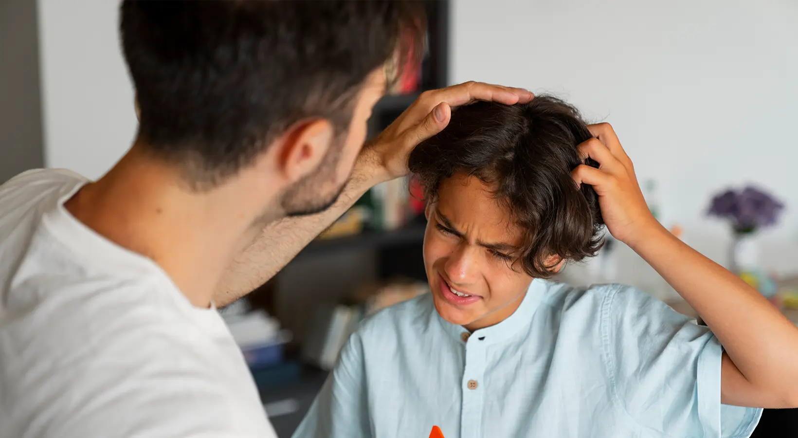 Pidocchi in famiglia: cosa fare subito (e cosa non serve)