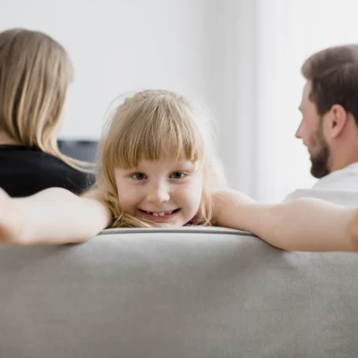 Come trattare i pidocchi: guida per genitori separati