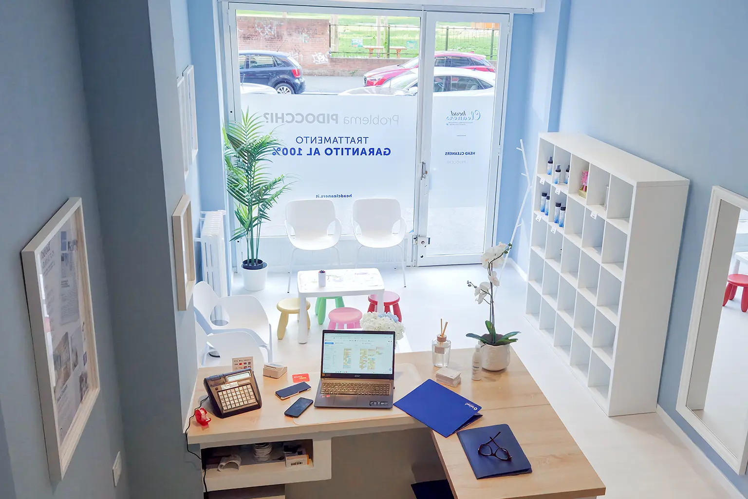 Sala d’aspetto Centro anti pediculosi Torino zona Santa Rita